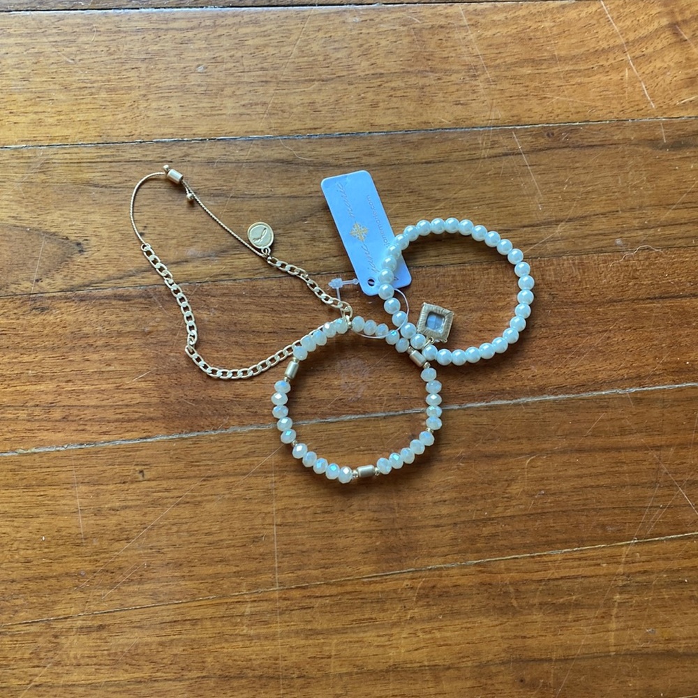 Bracelet. Comes with 3 in the pack